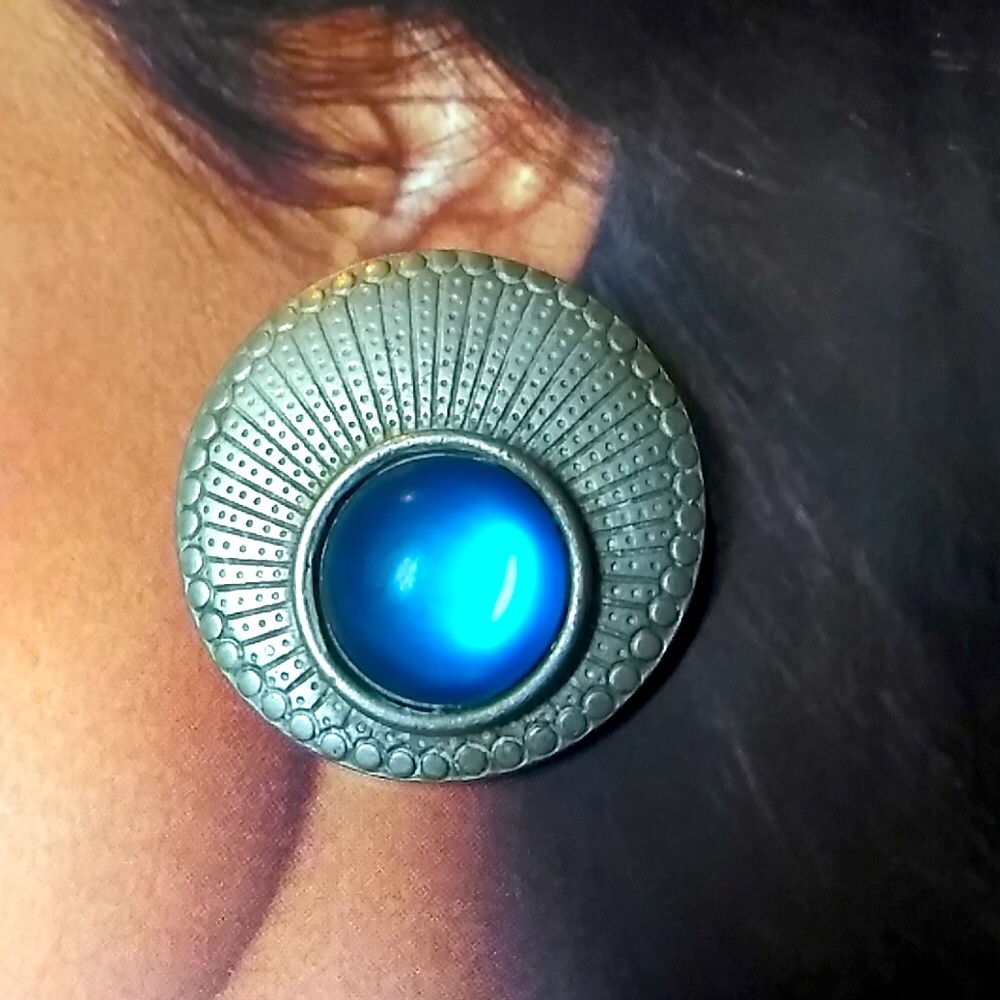 Vintage Teal CLIP Earrings - Picture 2 of 5